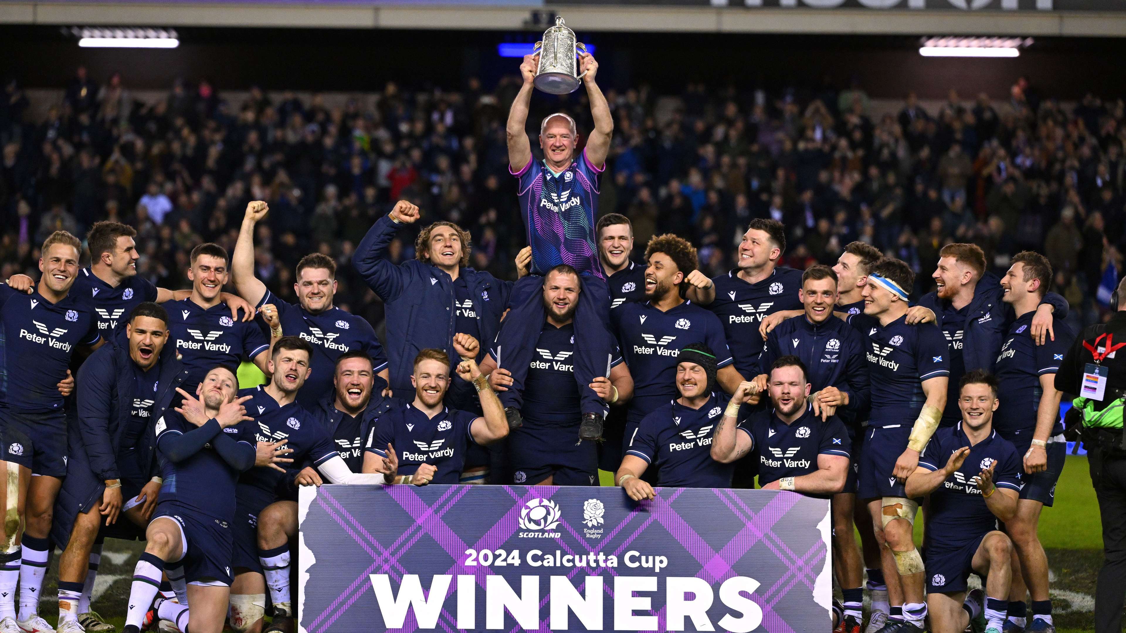 英超顶级搭档：萨卡与厄德高领跑，萨拉赫与努涅斯紧随其后